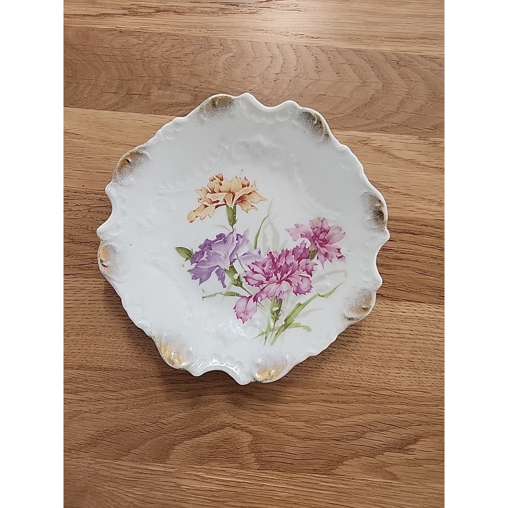 Ant Silesien Germnay Porcelain Scalloped Dessert  Tea Plate‎ Gold Rim Carnations